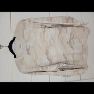 American Eagle Outfitters XS cream camouflage sweatshirt